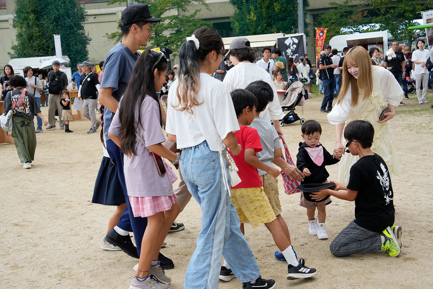 会場のにぎわい