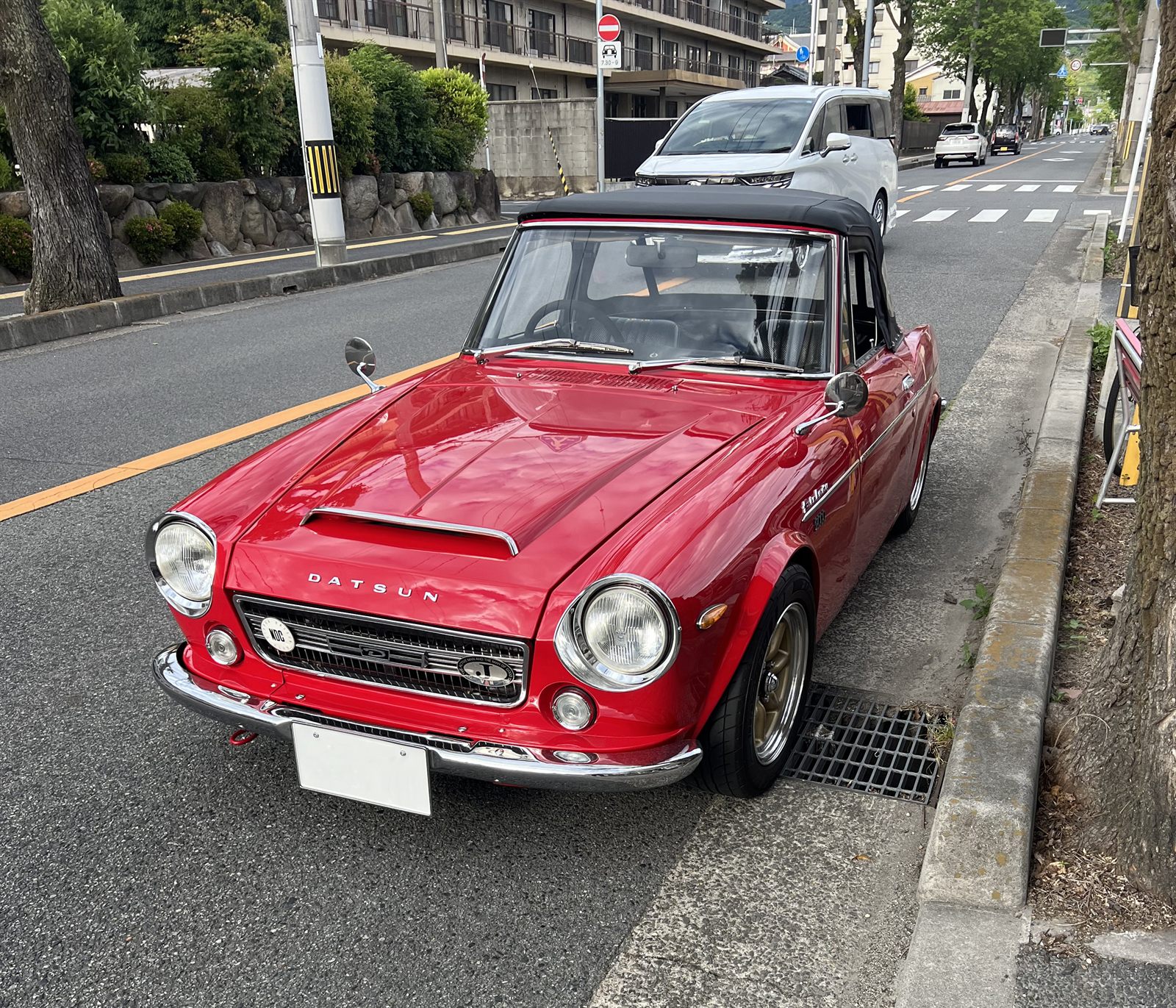 日産 ダットサン　フェアレディSR311