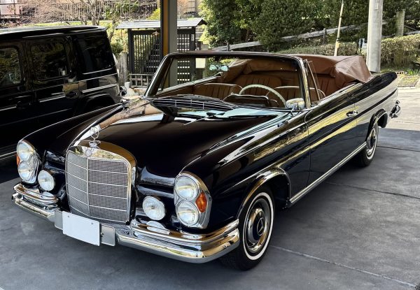 メルセデス・ベンツ w111型220seカブリオレ